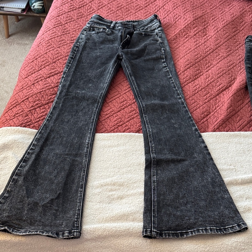 KanCan Women's Black Flared Jeans size 25/3